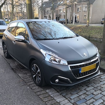 Peugeot 208 Allure 1.2 PureTech 82 (2016)