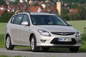 Hyundai i30 CW 1.6 CRDi VGT i-Motion (2011)