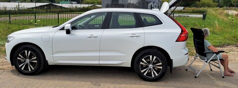Volvo XC60 T6 Plug-in Hybrid AWD Essential Edition