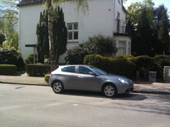 Alfa Romeo Giulietta 1.4 Turbo MultiAir Distinctive (2011)