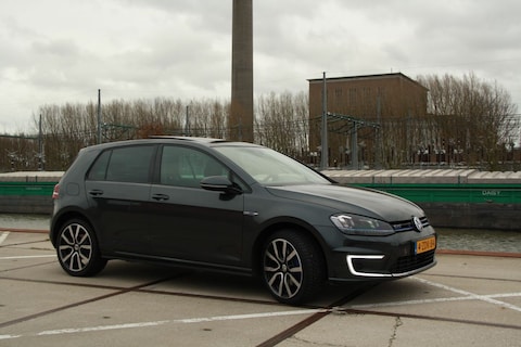 Volkswagen Golf 1.4 TSI GTE (2014)