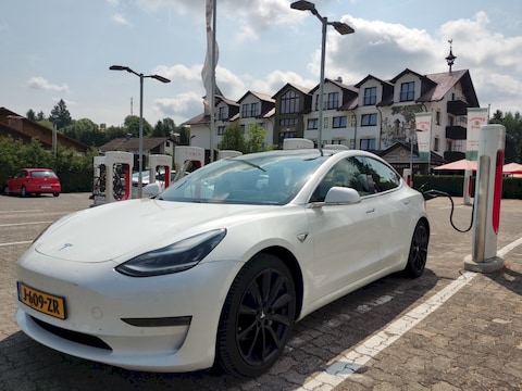 Tesla Model 3 (2019)