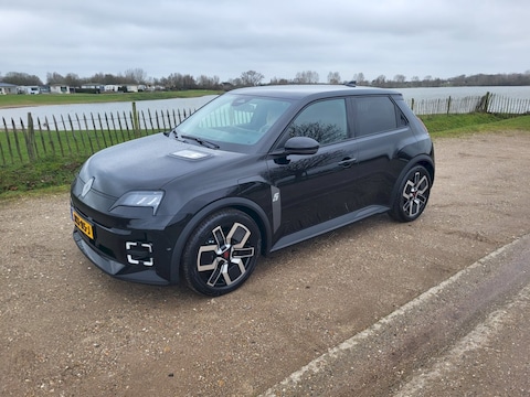 Renault 5 E-TECH urban range techno