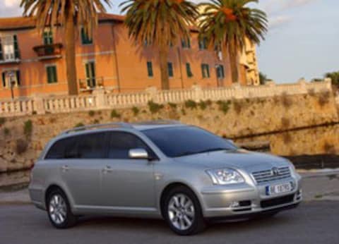 Toyota Avensis Wagon 2.0 D-4D-F Luna (2007)