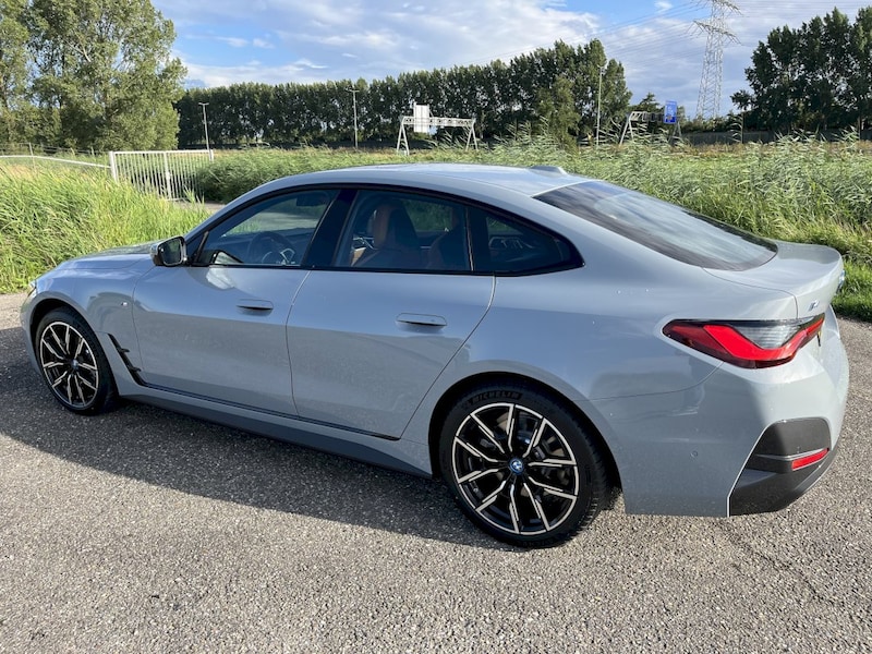 BMW i4 eDrive40 (2023)