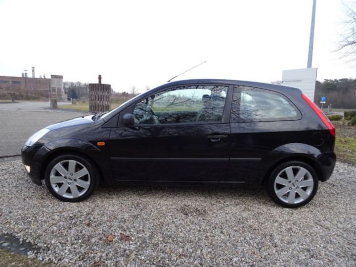 Ford Fiesta 1.6 16V Trend (2003)