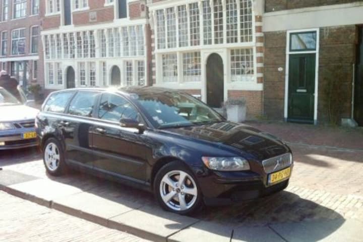 Volvo V50 2.0D Momentum (2004)