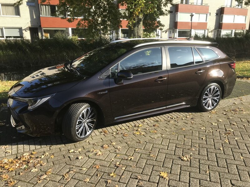 Toyota Corolla Touring Sports 2.0 Hybrid Style (2019)