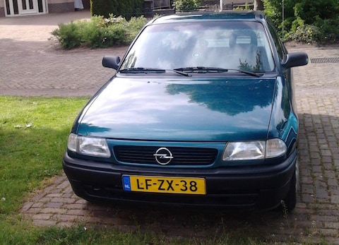 Opel Astra 1.6i GL (1995)