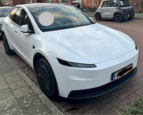Tesla Model Y RWD