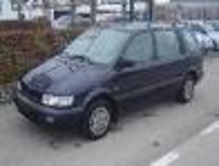 Mitsubishi Space Wagon 2.0 GLXi (1996)