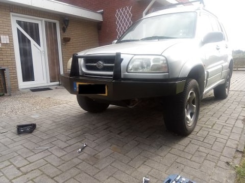 Suzuki Grand Vitara 2.5 V6 (2000)