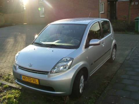 Daihatsu Sirion 2 1.0 12V DVVT Premium (2006)