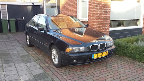BMW 525i Executive (2001)