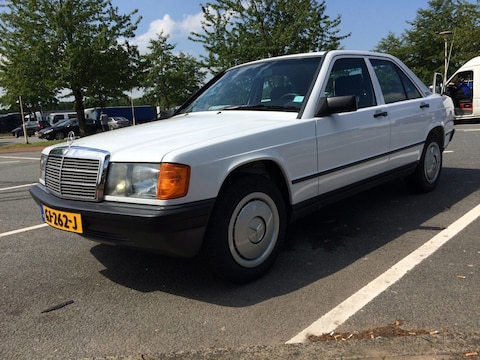 Mercedes-Benz 190
