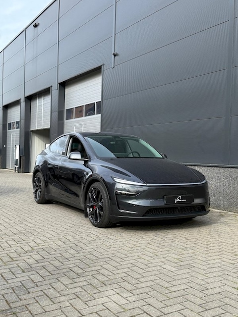 Tesla Model Y Premium AWD (2025)