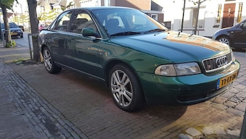 Audi A4 2.4 5V (1998)