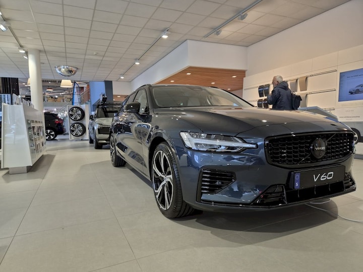 Volvo V60 T8 Plug-in Hybrid AWD Ultra (2026)