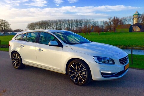 Volvo V60 D5 AWD Twin Engine Special Edition (2015)