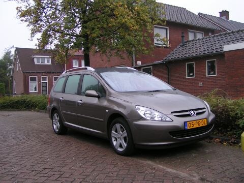 Peugeot 307 SW 2.0 16V (2004)