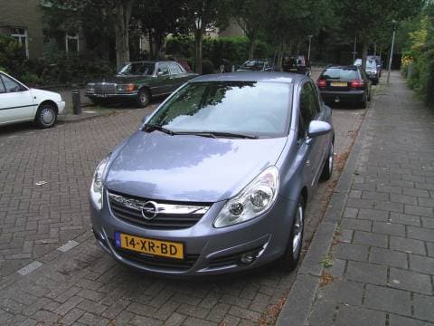 Opel Corsa 1.4-16V Cosmo (2007)