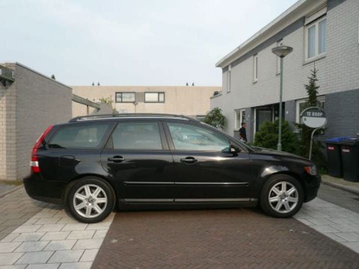 Volvo V50 2.0 D Momentum (2004)
