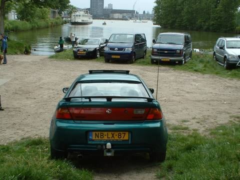 Mazda 323 F 1.5i GLX (1995)