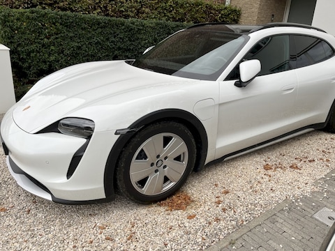 Porsche Taycan 4 Cross Turismo