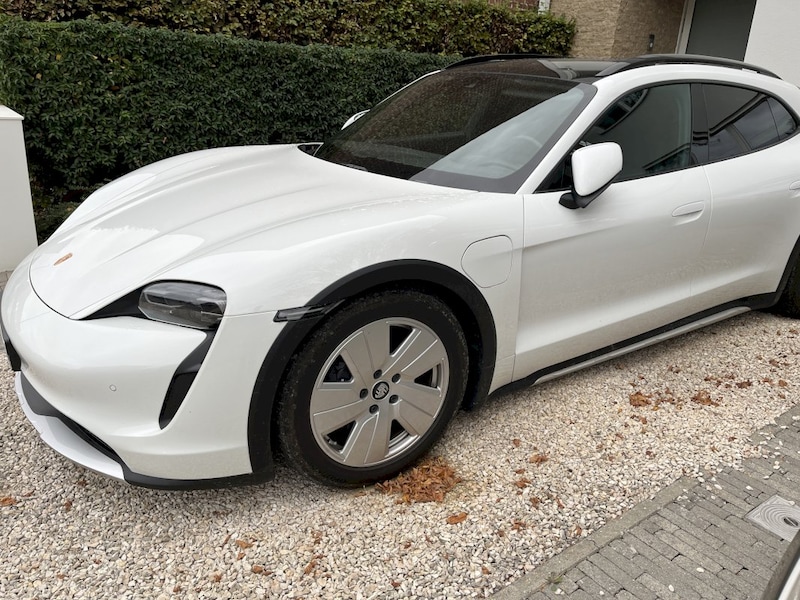 Porsche Taycan 4 Cross Turismo (2023)