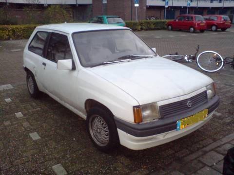 Opel Corsa 1.3 NE Swing (1988)