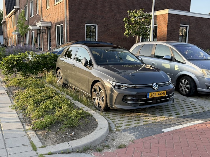 Volkswagen Golf 1.5 eHybrid Style Edition (2025)