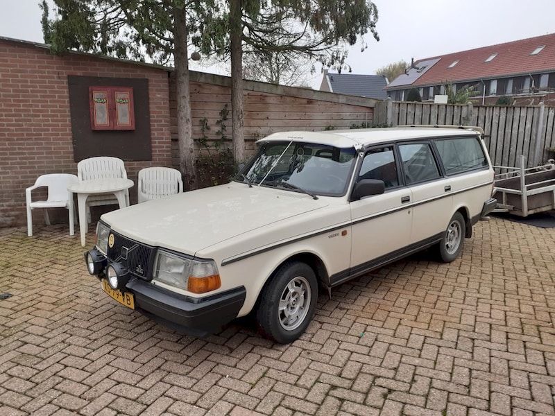 Volvo 240 Grand Luxe 2.3 Estate (1988)