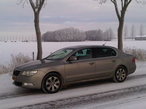 Skoda Superb 1.8 TSI Ambition (2009)