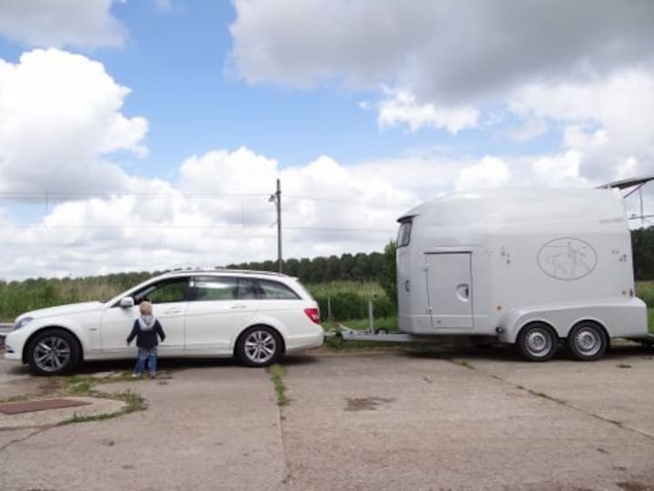 Mercedes-Benz C 180 CDI BlueEFFICIENCY Estate Avantgarde (2011)