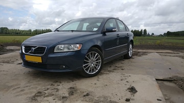 Volvo S40 D5 Momentum (2008)