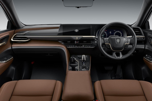 Toyota Crown Sport
