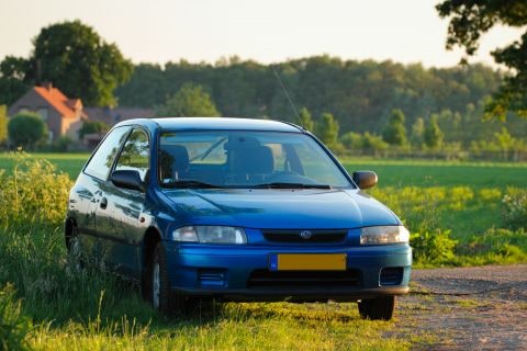Mazda 323 P 1.3i LX (1999)
