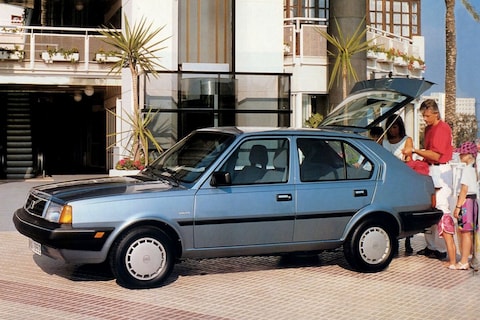 Volvo 340 DL 1.7 (1989)