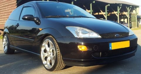 Ford Focus 1.8i 16V Trend (1999)