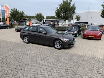 BMW 320i Touring Business (2014)