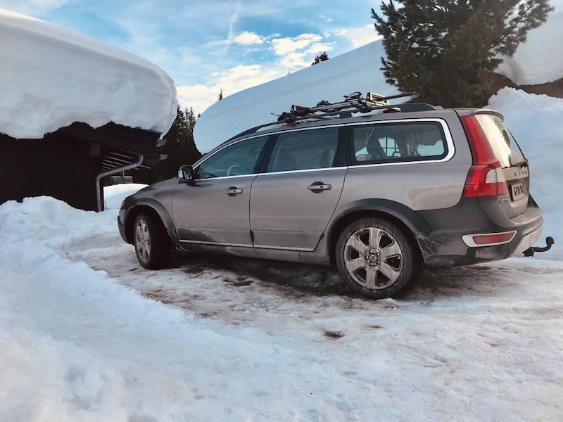 Volvo XC70 D5 AWD Summum (2008)