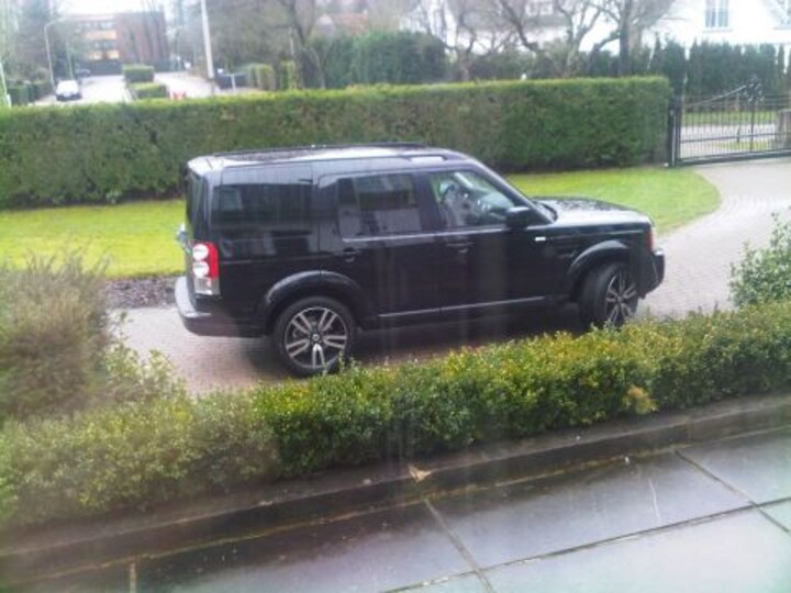 Land Rover Discovery SDV6 3.0 Black & White