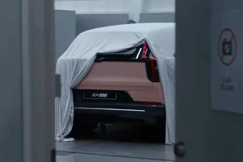 Volvo EX60 laat zich alvast deels zien