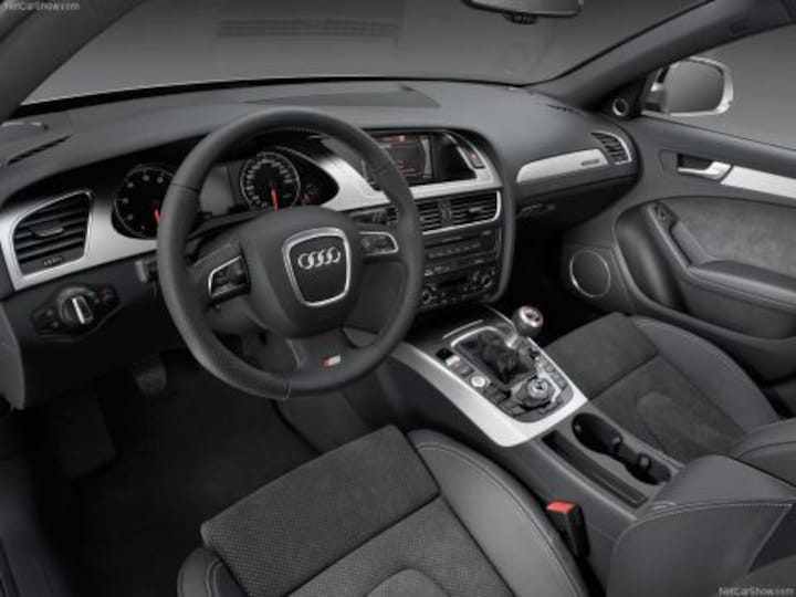 Audi A4 Avant 2.0 TDI 120pk S Edition (2010)