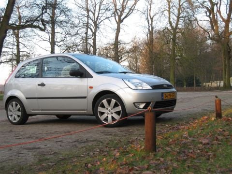 Ford Fiesta 1.4 16V Futura (2004)