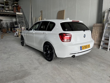BMW 116i High Executive (2014)