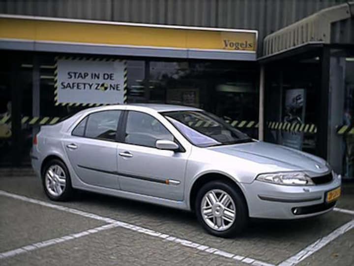 Renault Laguna 2.0 16V Initiale (2003)
