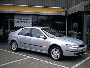 Renault Laguna 2.0 16V Initiale (2003)