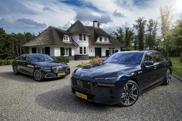 Piloten over BMW iDrive en Mercedes-Benz MBUX