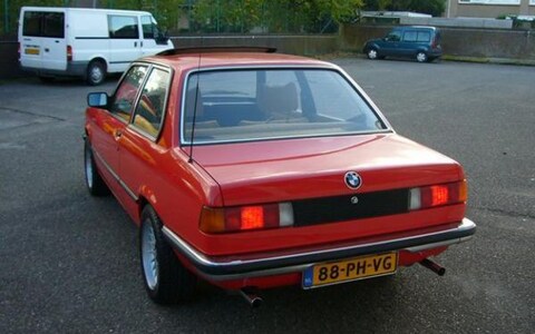 BMW 323i